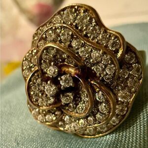STATEMENT ROSE RING SWAROVSKI STYLE – SIZE 9 💎